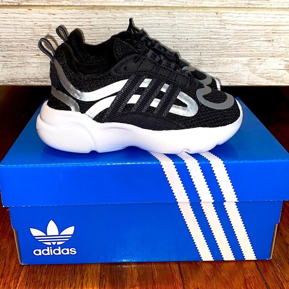 Unisex Adidas Haiwee Sneakers